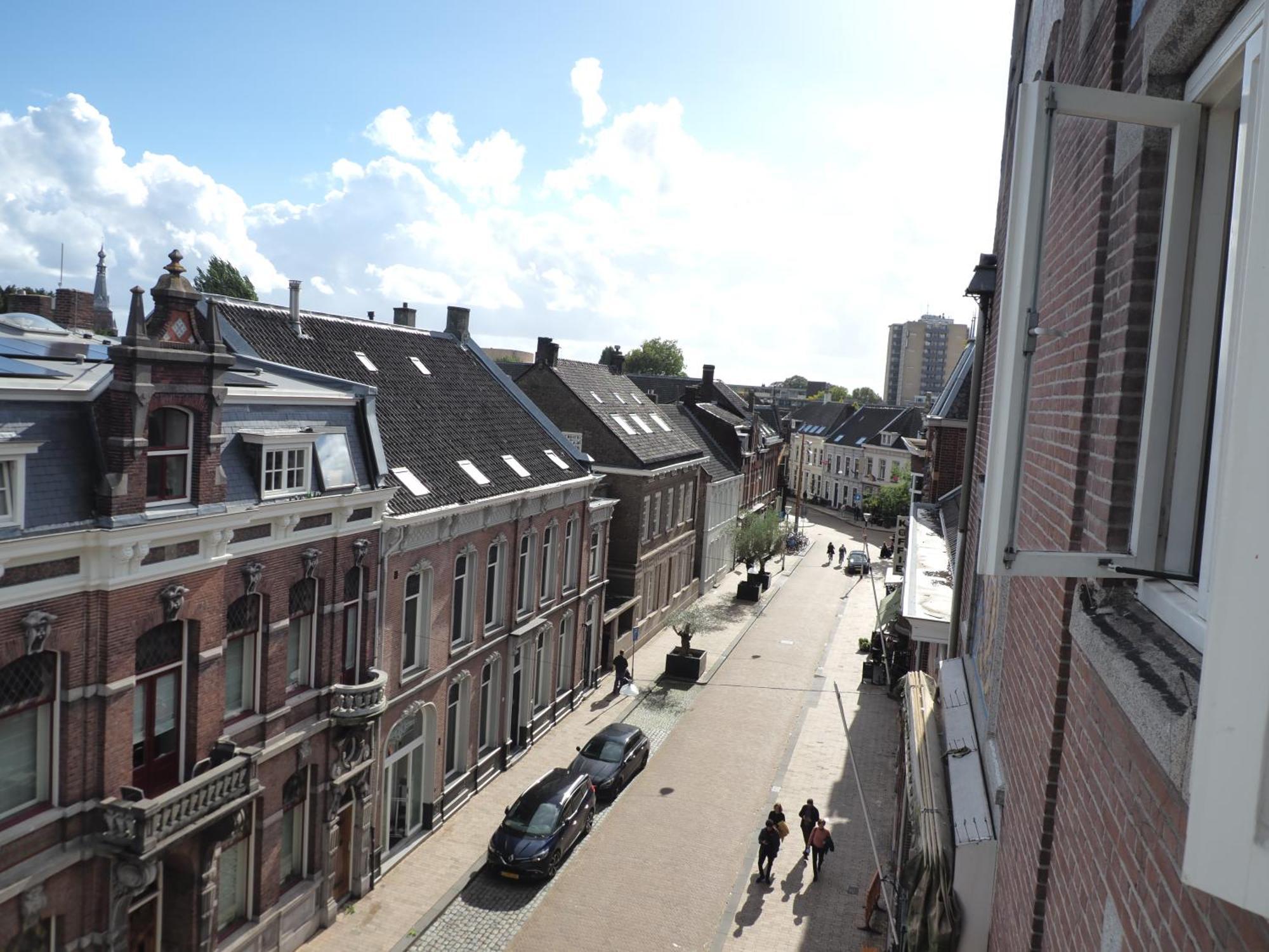 Hostel Roots Tilburg Exterior foto